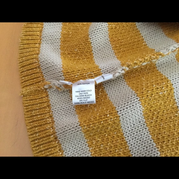 Sweater - Picture 3 of 3